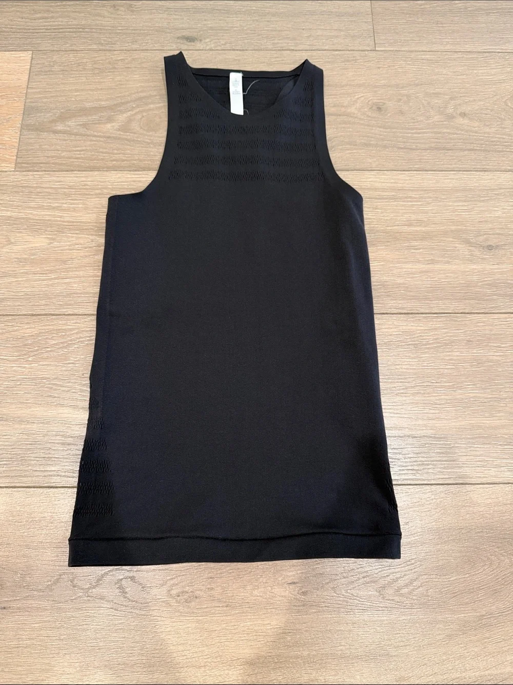 LULULEMON Black Reveal Tank (Stripes) Seamless Active Vent Mesh Yoga Top Size 6